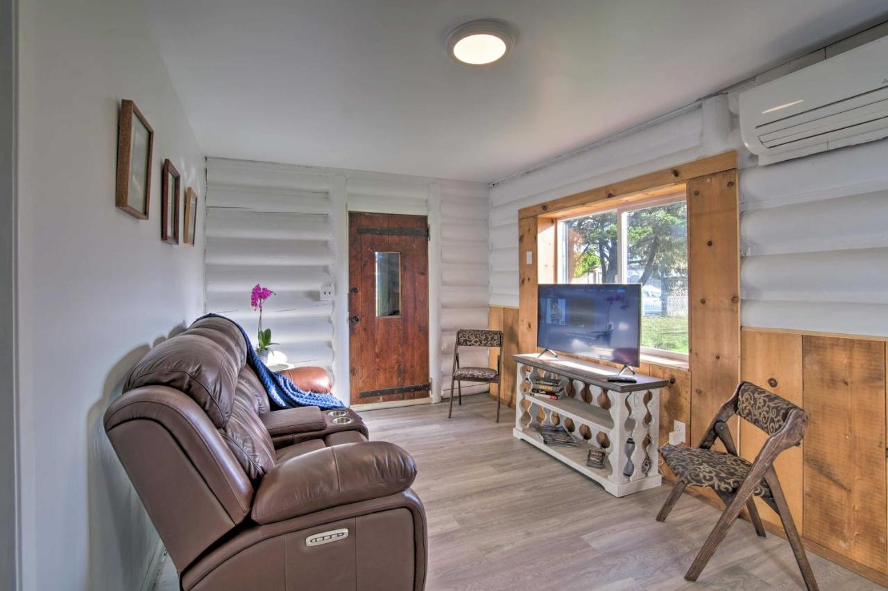 Unique Dog-Friendly Log Cabin Short Walk To Ocean Crescent City Exterior photo